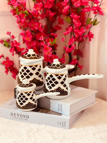 طقم غلايات قهوة توته ابيض
